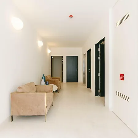 Lady Madona アパート